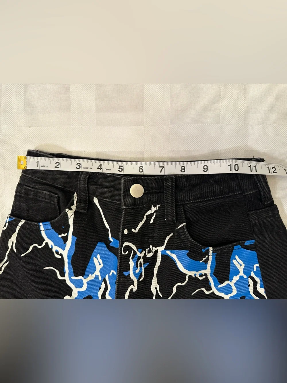 💙⚡️🤍⚡️SHEIN Black Straight Jeans with Blue & White Lightning Print, Size XS/0